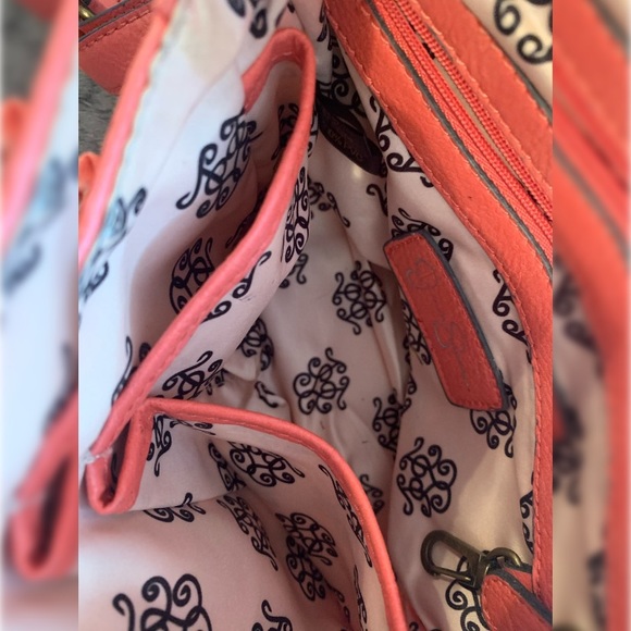 Jessica Simpson purse - Picture 3 of 10